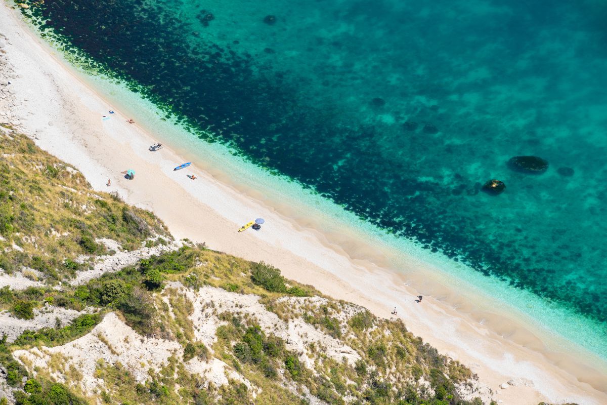 spiaggia due sorelle conero